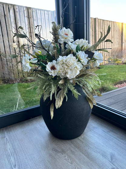 Luxury Black Stone Vase Display